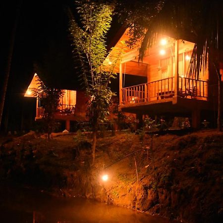Wild Lake Side Udawalawe Luaran gambar