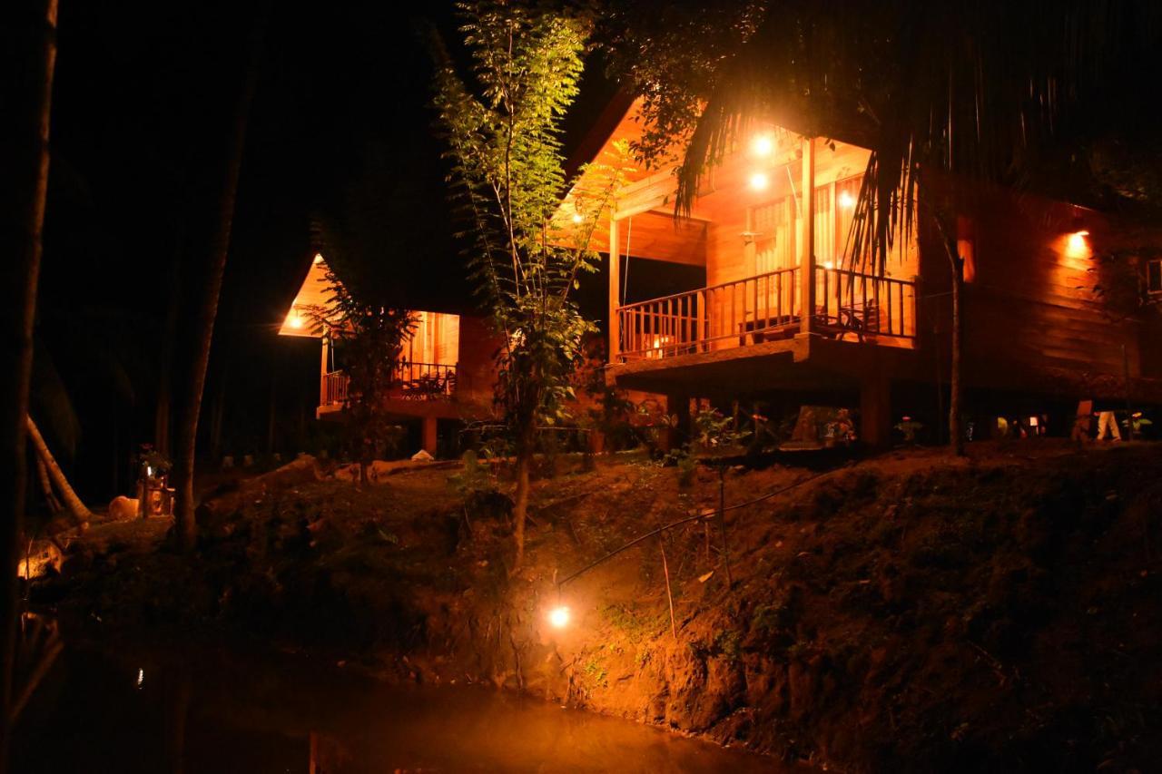 Wild Lake Side Udawalawe Luaran gambar